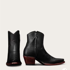 Tecovas “Daisy” Black Leather Ankle Boots